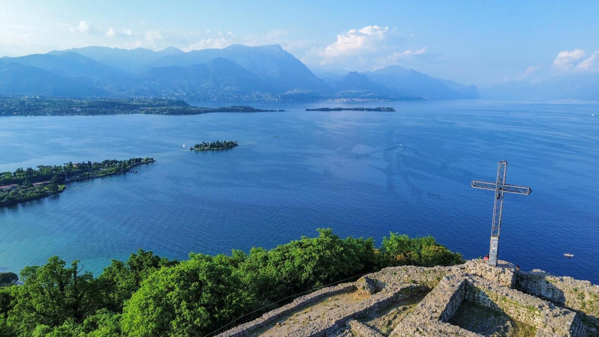 Lago Di Garda A 300M - House In Manerba Манерба-дель-Гарда Экстерьер фото